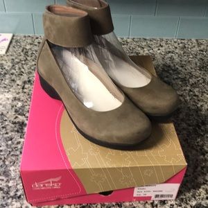 New Dansko Lulu Nubuck khaki